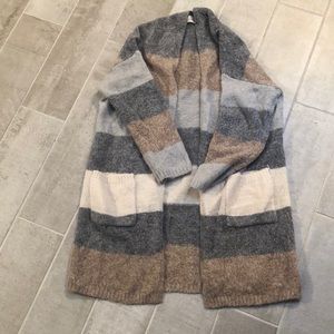 Gray and tan cardigan